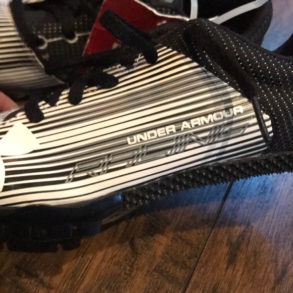 Under Armour Racing Cleats - Picture 2 of 6